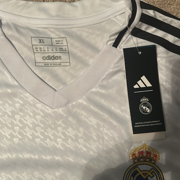Real Madrid #5 Jude Bellingham Jersey 2024 Home Jersey - Picture 4 of 5